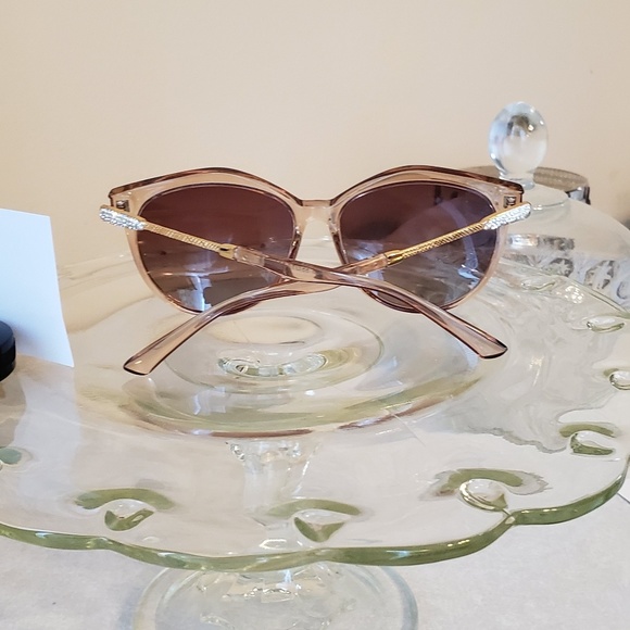 🆕 Transparent Cat Eye Sunglasses W/ Rhinestones - Picture 6 of 8